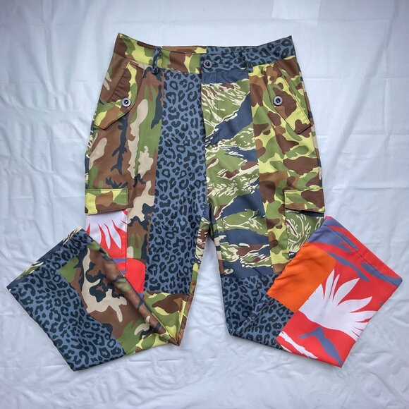 Pants - Cargo style Pattern pants Size L